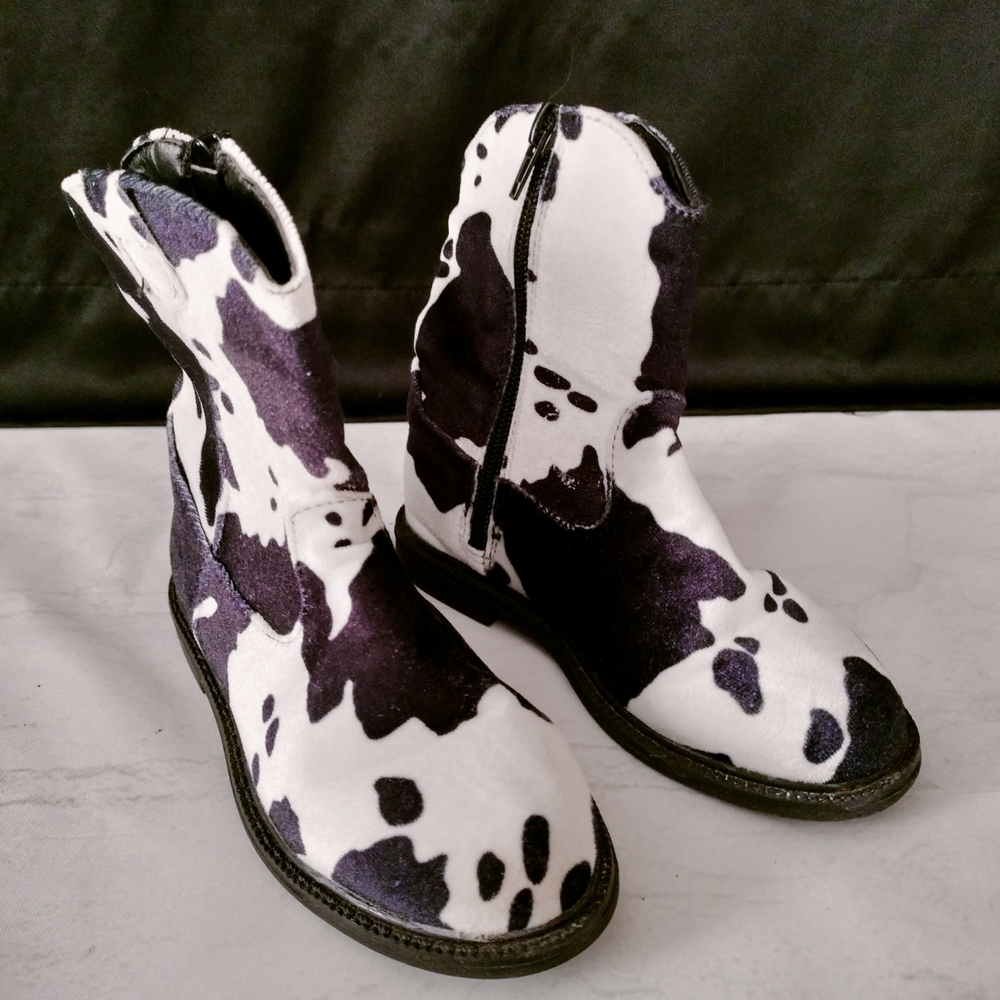 SIP Young Girl Kids Cow Print Boots Velvet Touch Sz 9 Cowgirl